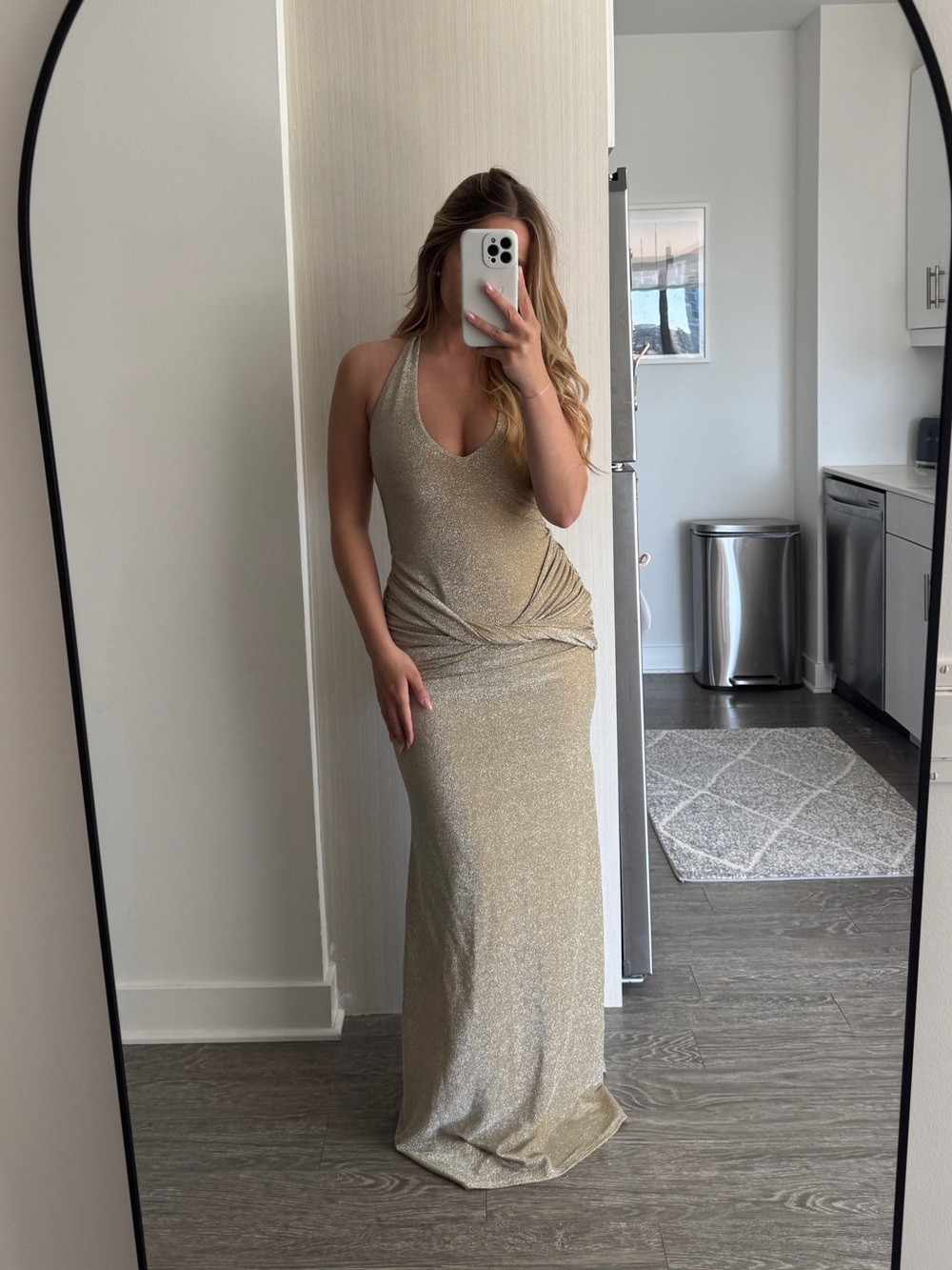 DELFI COLLECTIVE Soraya Metallic Halter Column Gown in Gold M